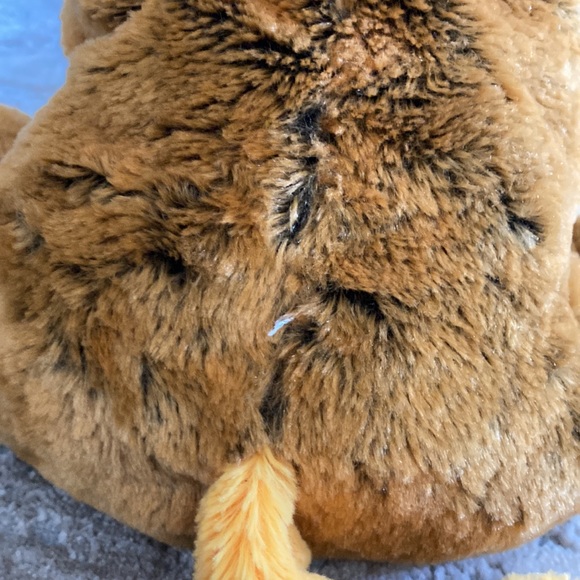 Red panda plushy - Picture 3 of 3